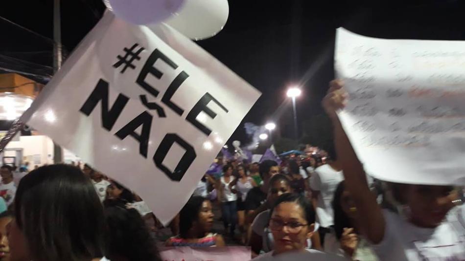 Em Xique-Xique, manifestantes dizem "EleNão" em ato contra Bolsonaro
